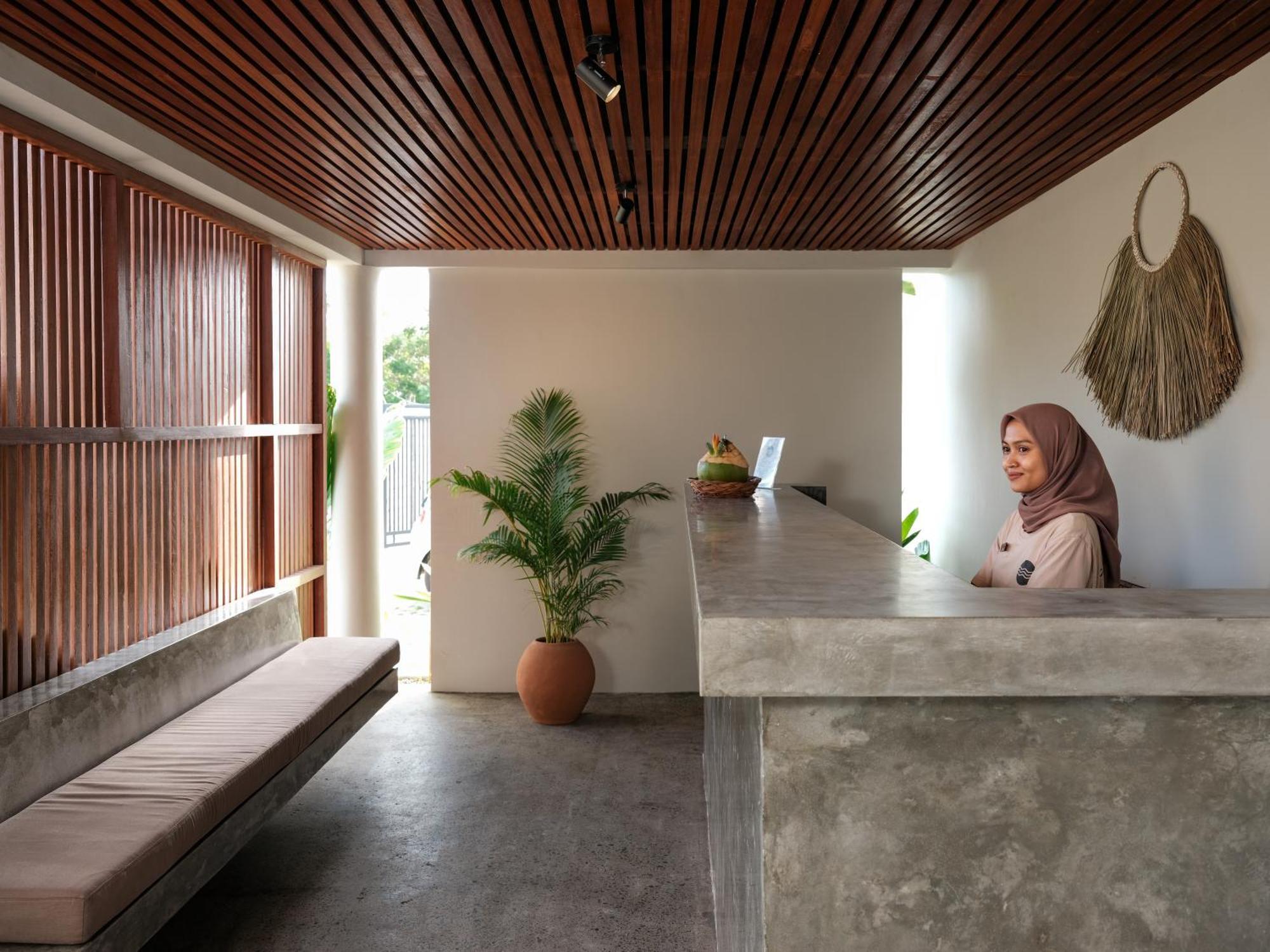 Suku Lifestyle Hotel & Villas Selong Belanak Exterior photo